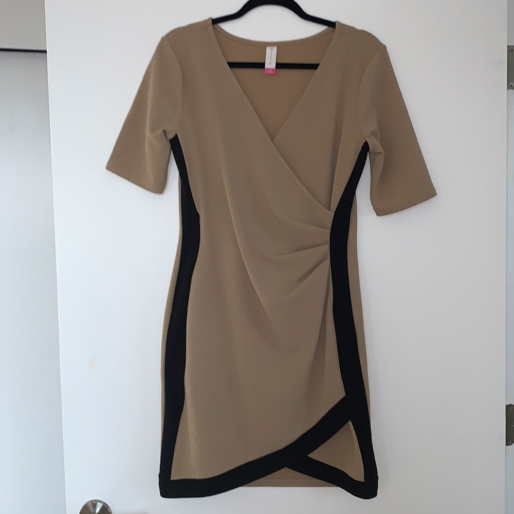 No Boundaries Trendy Beige Mid Sleeve Hourglass accentuating dress size Large